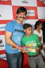 Vivek Oberoi celebrates bday with cpaa kids in Wadala on 12th Sept 2010 (2).JPG